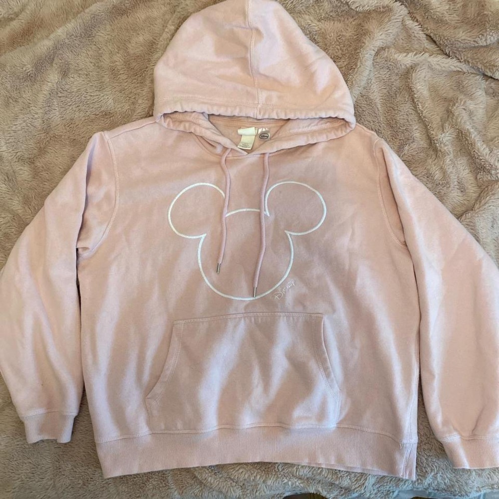Light pink Disney hoodie🍯